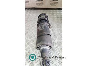 Gebruikte Achterpoot links Mercedes SL (R230) 5.0 SL-500 V8 24V Prijs op aanvraag aangeboden door "Altijd Raak" Penders