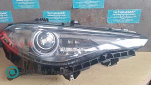 Gebruikte Rechter Koplamp Alfa Romeo Giulia (952) Prijs op aanvraag aangeboden door "Altijd Raak" Penders