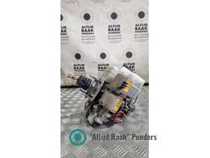 Gebruikte Rembekrachtiger Toyota Land Cruiser 100 (J10) 4.2 TDI 100 24V Prijs op aanvraag aangeboden door "Altijd Raak" Penders