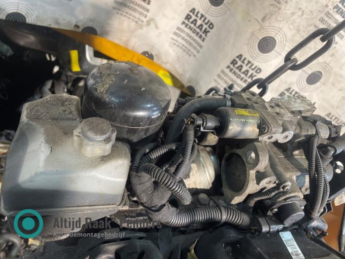 Gebruikte Schakelrobot Renault Trafic New (FL) 2.0 dCi 16V 115 Prijs op aanvraag aangeboden door "Altijd Raak" Penders