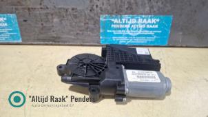 Gebruikte Motor electrisch raam Volkswagen Polo IV (9N1/2/3) Prijs op aanvraag aangeboden door "Altijd Raak" Penders