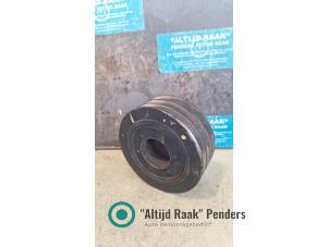 Gebruikte Krukas Poelie Isuzu N-Serie (.R8.) NKR85,NLR85,NNR85,NPR85 Prijs op aanvraag aangeboden door "Altijd Raak" Penders