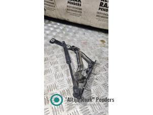 Gebruikte Scharnier Achterklep Tesla Model 3 Prijs op aanvraag aangeboden door "Altijd Raak" Penders