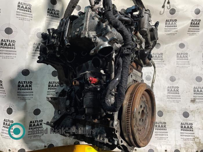 Gebruikte Oliefilterhuis Volkswagen Golf VII Variant (AUVV) 2.0 GTD 16V Prijs op aanvraag aangeboden door "Altijd Raak" Penders