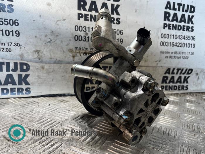 Gebruikte Servopomp Toyota Hilux V/VI 2.8 D4D-F 16V 4x4 Prijs op aanvraag aangeboden door "Altijd Raak" Penders