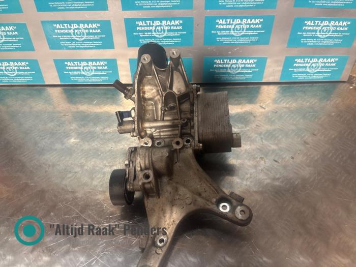 Gebruikte Oliefilterhuis Volkswagen Golf VII (AUA) 2.0 R 4Motion 16V Prijs op aanvraag aangeboden door "Altijd Raak" Penders