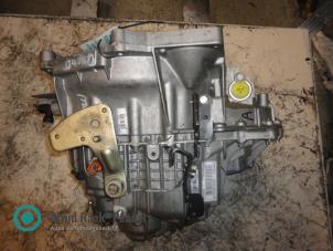 Gereviseerde Versnellingsbak Renault Master Prijs op aanvraag aangeboden door "Altijd Raak" Penders