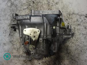 Gebruikte Versnellingsbak Renault Master Prijs op aanvraag aangeboden door "Altijd Raak" Penders