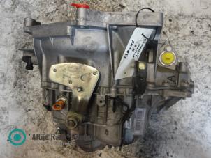 Gebruikte Versnellingsbak Renault Master Prijs op aanvraag aangeboden door "Altijd Raak" Penders