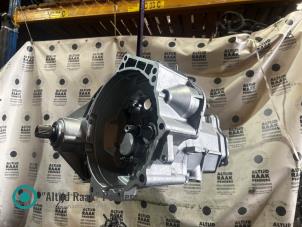 Gereviseerde Versnellingsbak Volkswagen Multivan T5 (7E/7HC/7HF/7HM) 1.9 TDi Prijs op aanvraag aangeboden door "Altijd Raak" Penders