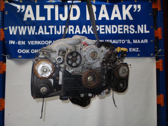 Motor van een Subaru Legacy (BL) 2.0 R 16V 2005