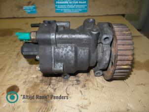 Gebruikte Brandstofpomp Mechanisch Renault Clio Prijs op aanvraag aangeboden door "Altijd Raak" Penders