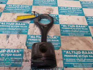 Gebruikte Drijfstang Mercedes Vito Prijs op aanvraag aangeboden door "Altijd Raak" Penders