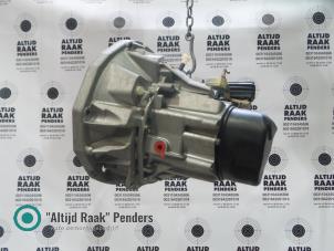 Nieuwe Versnellingsbak Renault Laguna II (BG) 2.0 16V Prijs op aanvraag aangeboden door "Altijd Raak" Penders