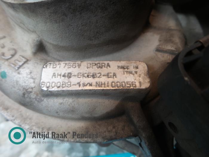 Turbo van een Landrover Range Rover 2011