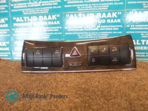 Gebruikte Schakelaar Mercedes CLK Prijs op aanvraag aangeboden door "Altijd Raak" Penders