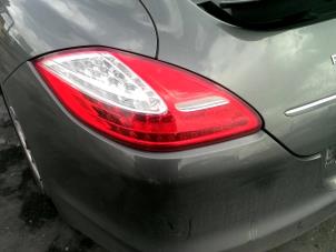 Gebruikte Achterlicht links Porsche Panamera (970) 3.0 D V6 24V Prijs op aanvraag aangeboden door "Altijd Raak" Penders
