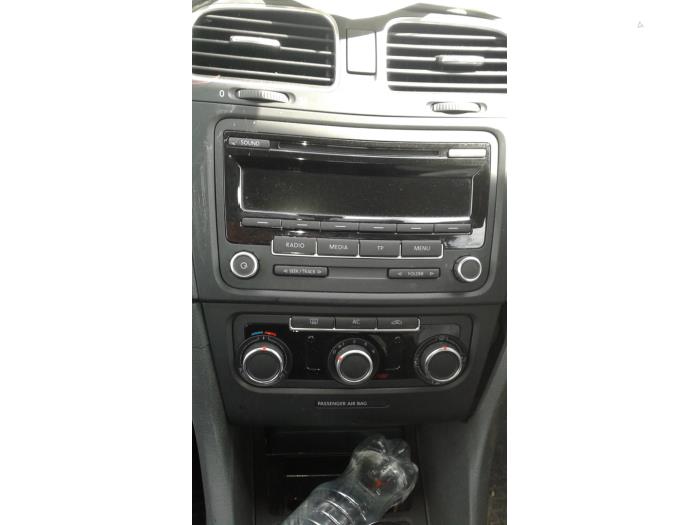 Airco bedieningspaneel van een Volkswagen Golf VI Variant (AJ5/1KA) 1.6 TDI 16V 105 2011