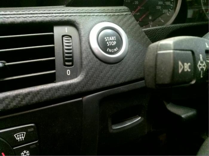 Elektronisch kontaktslot van een BMW 3 serie (E92) M3 4.0 V8 32V 2008