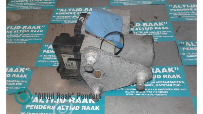 Gebruikte ABS Pomp Mercedes Sprinter 2t (901/902) 212 D Ch.Cab. Prijs op aanvraag aangeboden door "Altijd Raak" Penders