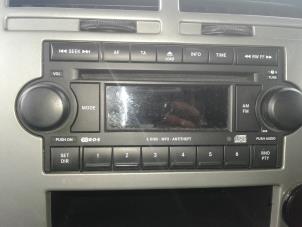 Gebruikte Radio CD Speler Jeep Patriot (MK74) 2.0 CRD 16V 4x4 Prijs op aanvraag aangeboden door "Altijd Raak" Penders