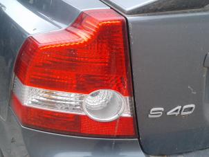 Gebruikte Achterlicht links Volvo S40 (MS) 2.4 20V Prijs op aanvraag aangeboden door "Altijd Raak" Penders