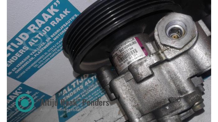 Stuurbekrachtiging Pomp van een Mercedes E-Klasse 2005