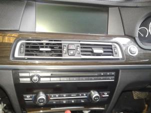 Gebruikte Radio CD Speler BMW 7 serie (F01/02/03/04) 730d 24V Prijs op aanvraag aangeboden door "Altijd Raak" Penders