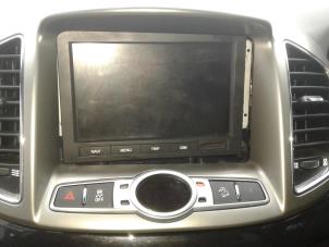 Gebruikte Navigatie Display Chevrolet Captiva (C140) 2.2 D 16V 4x4 Prijs op aanvraag aangeboden door "Altijd Raak" Penders