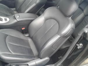 Gebruikte Voorstoel links Mercedes CLK (R209) 3.0 280 V6 18V Prijs op aanvraag aangeboden door "Altijd Raak" Penders