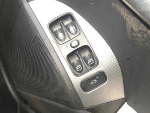Gebruikte Elektrisch Raam Schakelaar Mercedes CLK (R209) 3.0 280 V6 18V Prijs op aanvraag aangeboden door "Altijd Raak" Penders