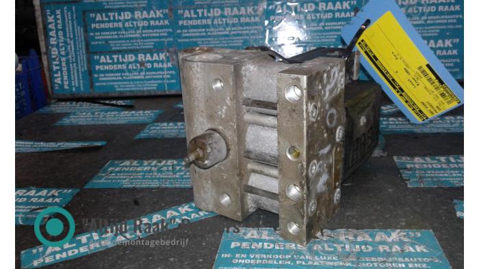 Gebruikte ABS Pomp Peugeot 306 (7A/C/S) 2.0 S 16 Prijs op aanvraag aangeboden door "Altijd Raak" Penders