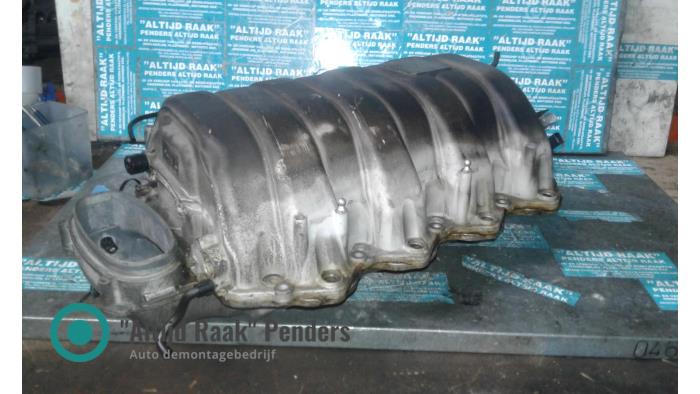 Inlaatspruitstuk van een Mercedes ML-Klasse 2006