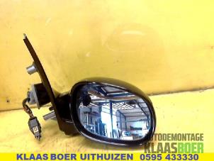 Gebruikte Spiegel Buiten rechts Peugeot 206 SW (2E/K) 1.6 16V Prijs € 15,00 Margeregeling aangeboden door Autodemontage Klaas Boer