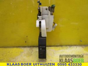 Gebruikte Cilinderslot Portier links Opel Corsa C (F08/68) 1.2 16V Prijs € 35,00 Margeregeling aangeboden door Autodemontage Klaas Boer