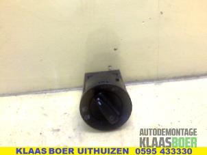 Gebruikte Schakelaar Licht Volkswagen Lupo (6X1) 1.4 60 Prijs € 15,00 Margeregeling aangeboden door Autodemontage Klaas Boer
