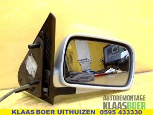 Gebruikte Buitenspiegel rechts Volkswagen Polo III (6N1) 1.6i 75 Prijs € 15,00 Margeregeling aangeboden door Autodemontage Klaas Boer