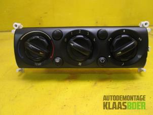 Gebruikte Kachel Bedieningspaneel BMW Mini One/Cooper (R50) 1.6 16V Cooper Prijs € 30,00 Margeregeling aangeboden door Autodemontage Klaas Boer