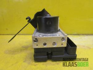 Gebruikte ABS Pomp Renault Twingo II (CN) 1.2 16V Prijs € 30,00 Margeregeling aangeboden door Autodemontage Klaas Boer