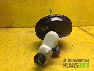 Gebruikte Rembooster Renault Twingo II (CN) 1.2 16V Prijs € 60,00 Margeregeling aangeboden door Autodemontage Klaas Boer