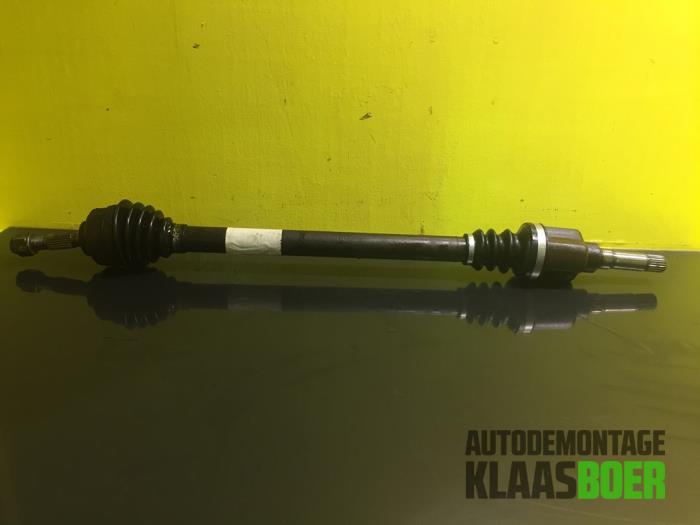 Gebruikte Steekas rechts-voor Peugeot 207/207+ (WA/WC/WM) 1.4 16V Prijs € 35,00 Margeregeling aangeboden door Autodemontage Klaas Boer