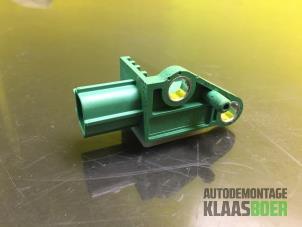Gebruikte Sensor Airbag Volkswagen Passat (3C2) 2.0 FSI 16V Prijs € 10,00 Margeregeling aangeboden door Autodemontage Klaas Boer