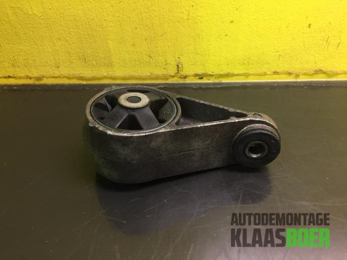 Gebruikte Motorsteun BMW Mini (R50/53) 1.6 16V Cooper Prijs € 25,00 Margeregeling aangeboden door Autodemontage Klaas Boer