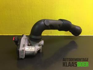 Gebruikte Gasklephuis Ford Fiesta 5 (JD/JH) 1.3 Prijs € 65,00 Margeregeling aangeboden door Autodemontage Klaas Boer