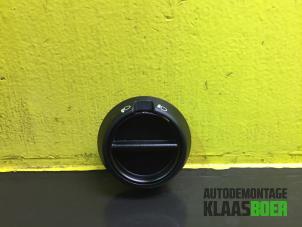 Gebruikte Schakelaar Licht Renault Kangoo (KC) 1.6 16V Prijs € 15,00 Margeregeling aangeboden door Autodemontage Klaas Boer
