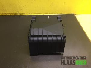 Gebruikte Zekeringkast Volkswagen Caddy III (2KA,2KH,2CA,2CH) 2.0 SDI Prijs € 50,00 Margeregeling aangeboden door Autodemontage Klaas Boer