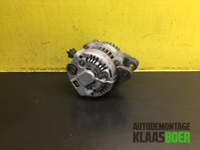 Gebruikte Dynamo Toyota Corolla Verso (E12) 2.0 D-4D 16V 90 Prijs € 35,00 Margeregeling aangeboden door Autodemontage Klaas Boer
