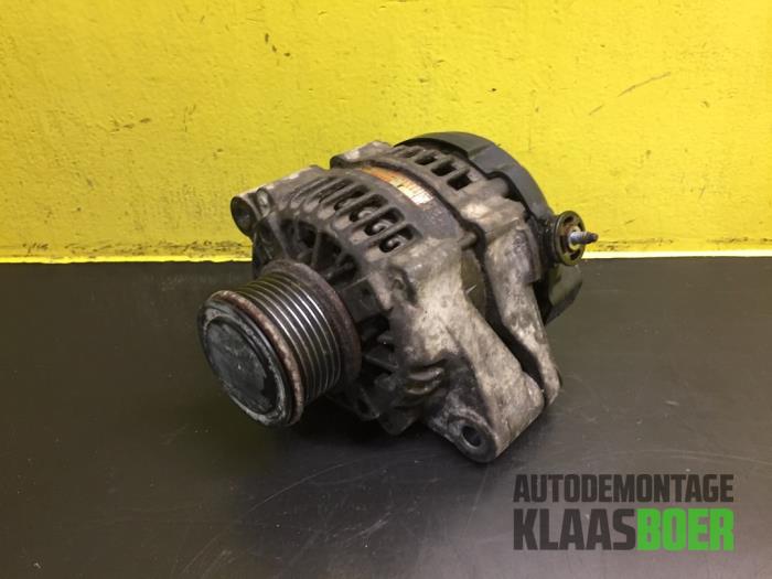 Gebruikte Dynamo Toyota Hilux IV 2.5 D4-D 16V 4x4 Prijs € 75,00 Margeregeling aangeboden door Autodemontage Klaas Boer