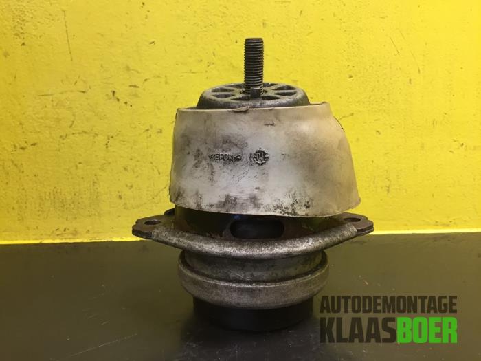 Gebruikte Motorsteun Volkswagen Touareg (7LA/7L6) 2.5 TDI R5 Prijs € 25,00 Margeregeling aangeboden door Autodemontage Klaas Boer
