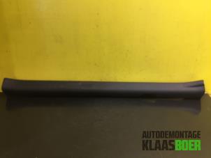 Gebruikte Voorinstap rechts Toyota Yaris II (P9) 1.0 12V VVT-i Prijs € 15,00 Margeregeling aangeboden door Autodemontage Klaas Boer